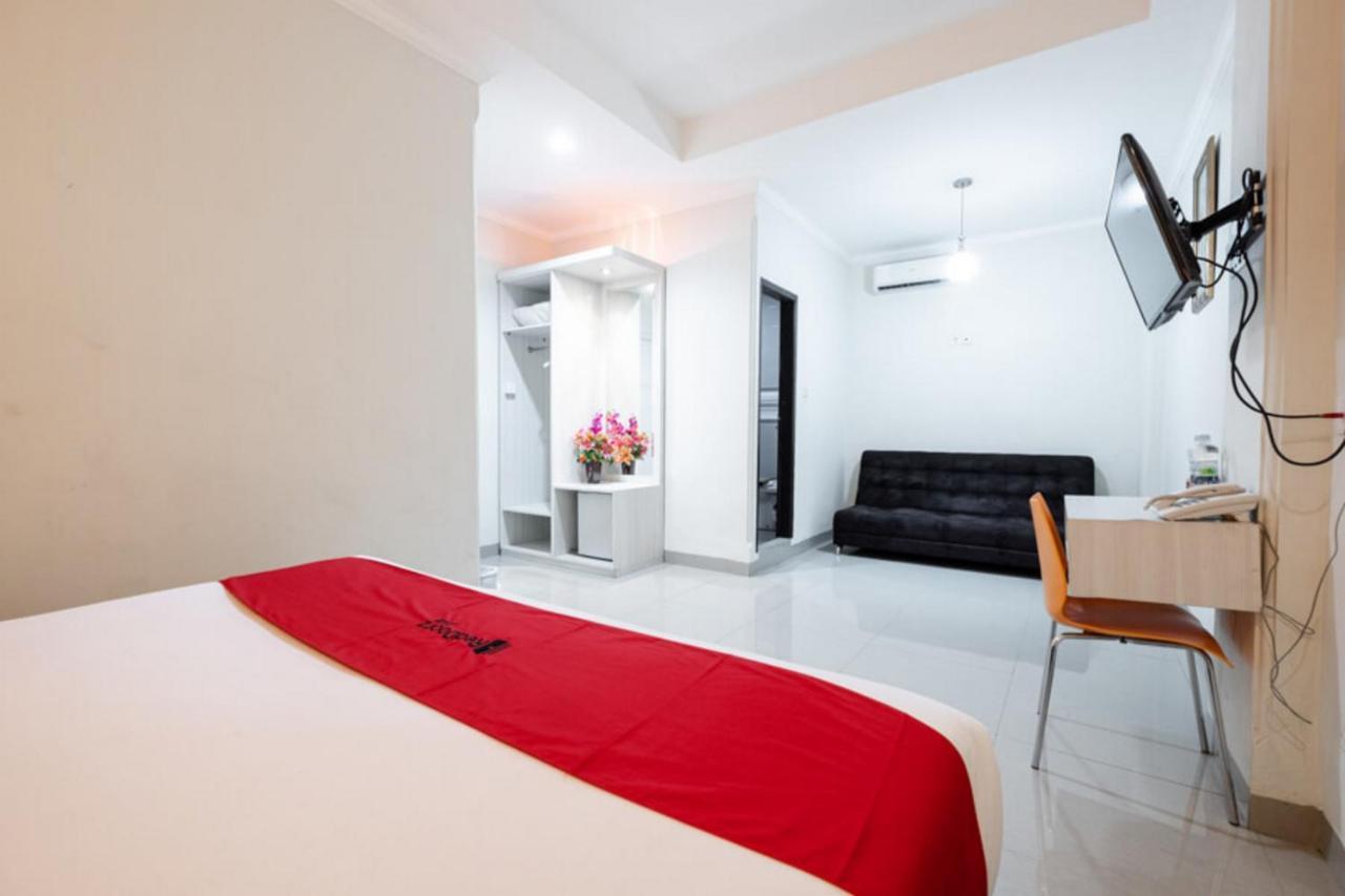 Reddoorz Plus @ Hotel Alden Makassar Dış mekan fotoğraf