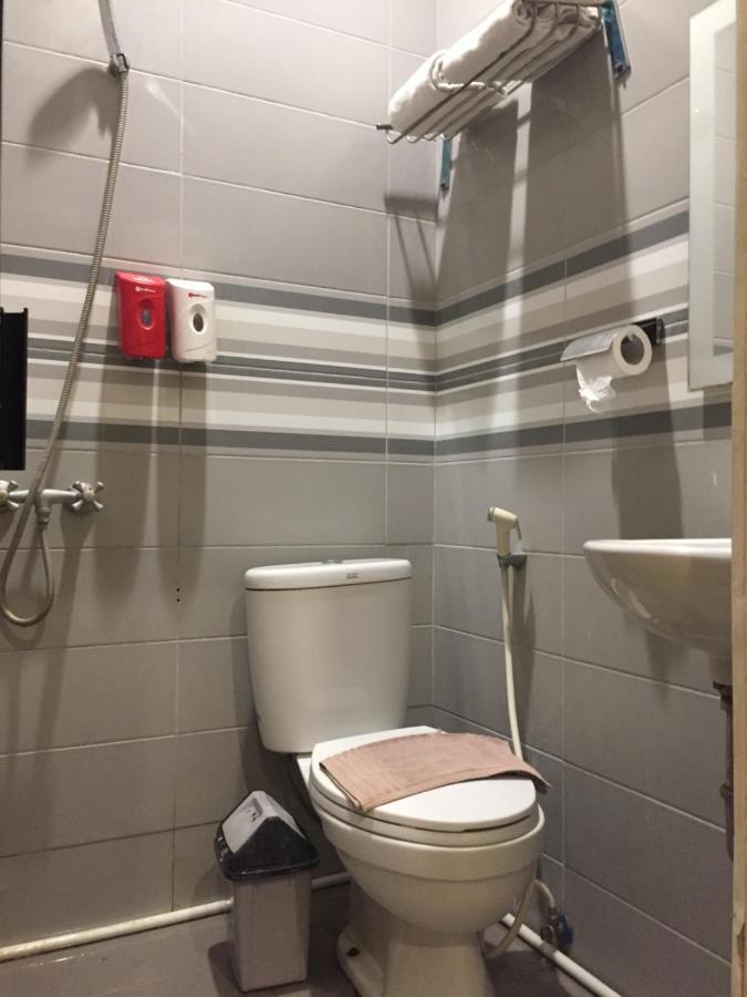 Reddoorz Plus @ Hotel Alden Makassar Dış mekan fotoğraf