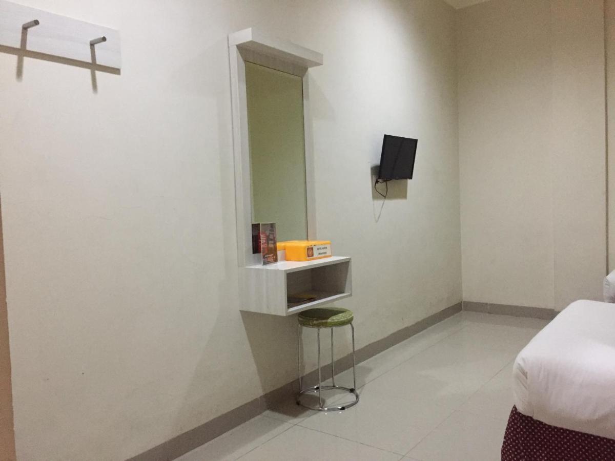 Reddoorz Plus @ Hotel Alden Makassar Dış mekan fotoğraf