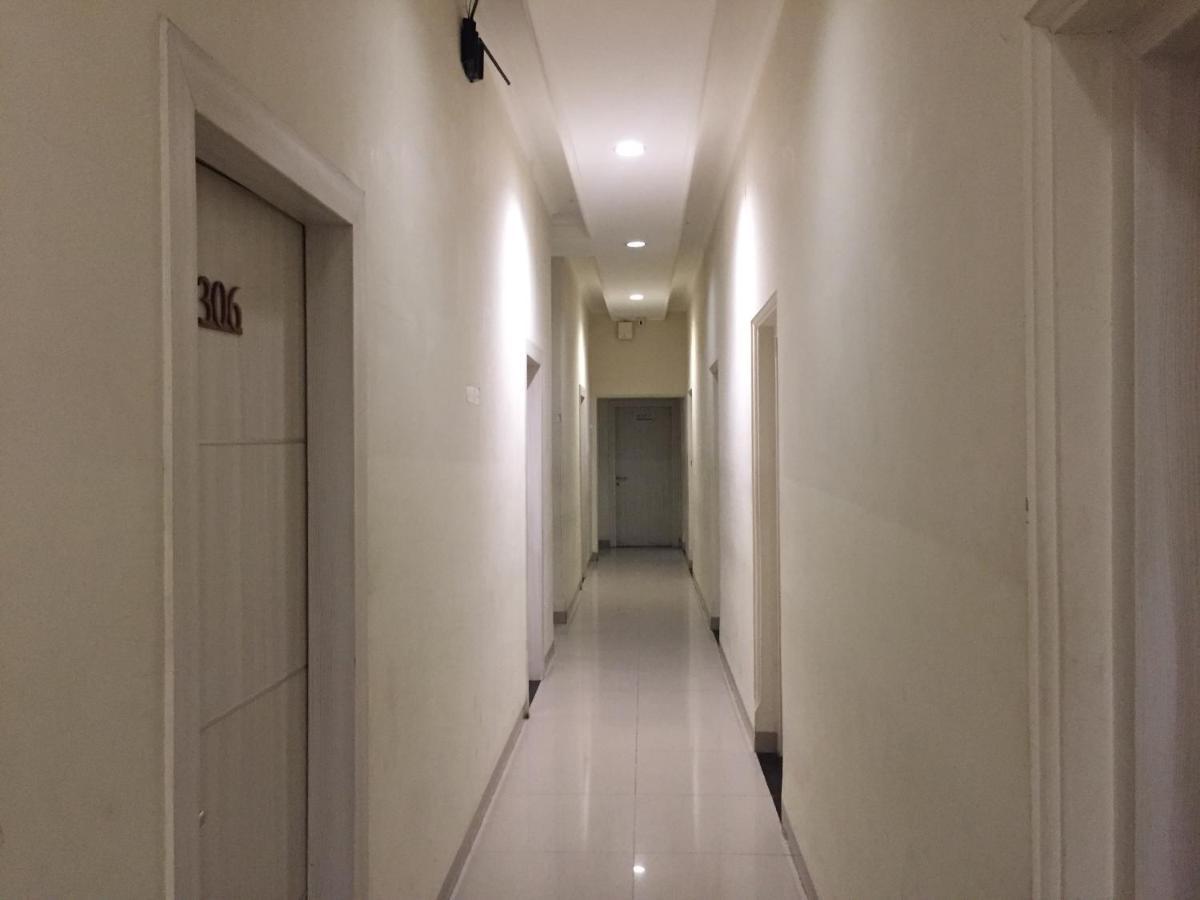 Reddoorz Plus @ Hotel Alden Makassar Dış mekan fotoğraf